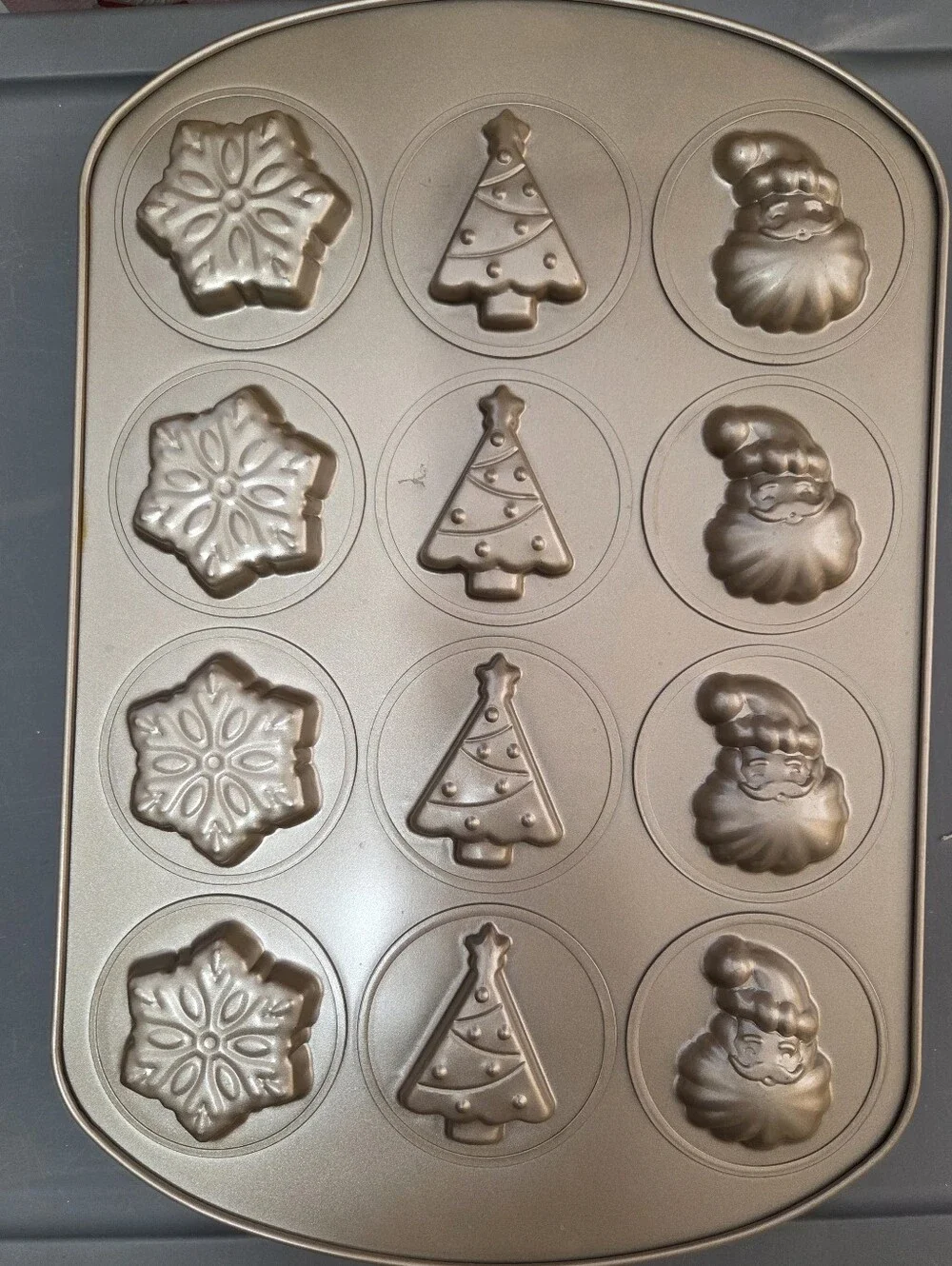 Wilton Holiday Nonstick Cookie Cake Pan Santa Christmas Tree And Snowman